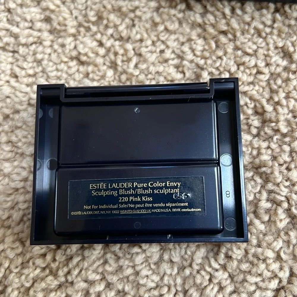 NIB! Estée Lauder pure envy sculpting blush /blush sculpant.